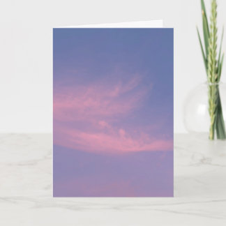 Cartão Nuvens Róseas Etéreas de Crepúsculo Roxo Pastel
