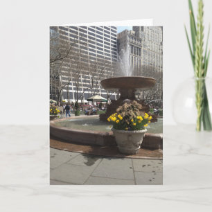 Cartão NYC Bryant Park Fountain Daffodils New York Primav