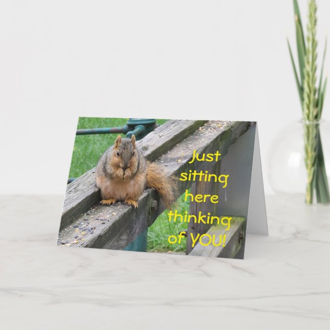 CARTÃO O AMIGO SQUIRREL ESTÁ DIZENDO "FELIZ ANIVERSÁRIO" (Frente)