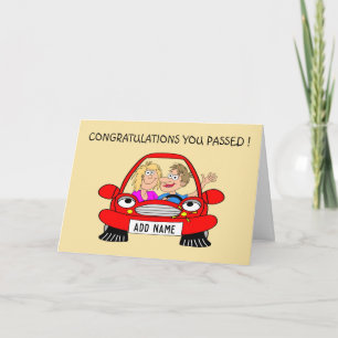 Cartão O condutor masculino passou no teste de condução