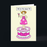 Cartão o humor do aniversário do 90 para ela, 90 é os 70<br><div class="desc">Uma senhora dos desenhos animados que está em um bolo que diz "90 é o 70" novo. A imagem tem um fundo citrino.</div>