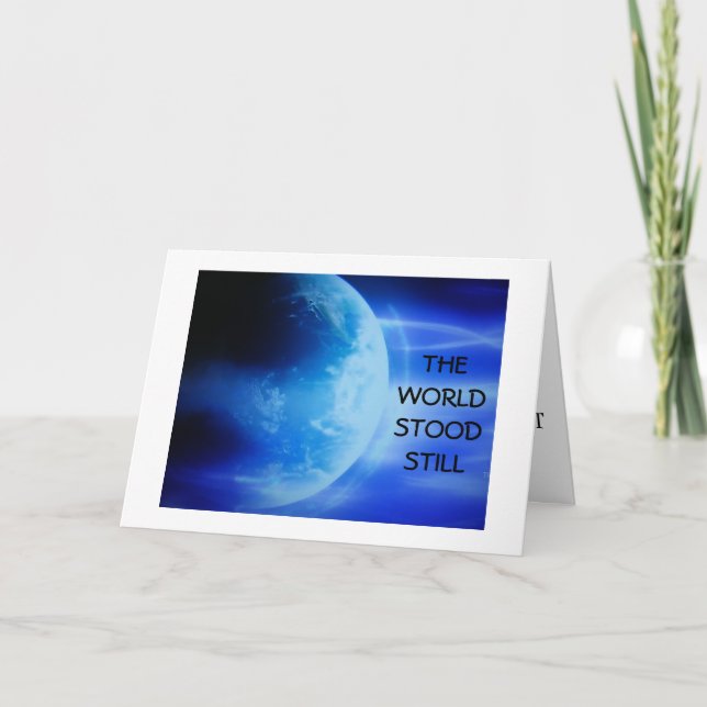 CARTÃO O MUNDO AINDA ANIVERSÁRIO (Frente)