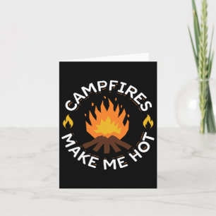 Cartão Os Campos Fazem-Me Um Design De Acampamento Engraç