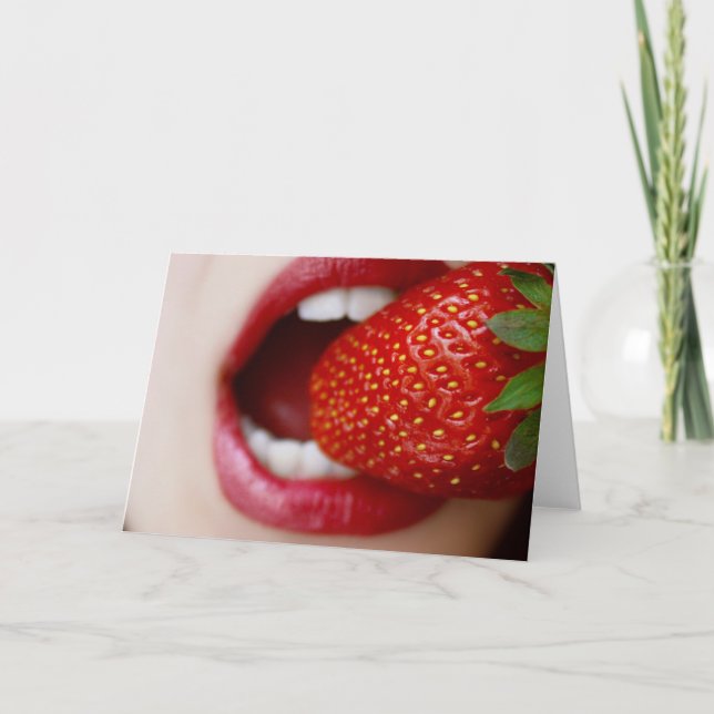 Cartão Os doces da natureza - mulher que come a morango (Frente)