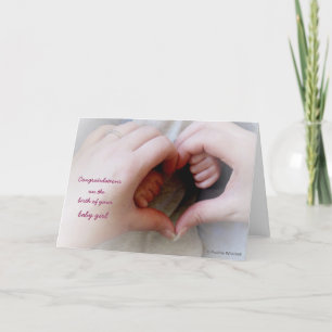 Cartão © P Wherrell Bebê menina mãe mãos bebê coração