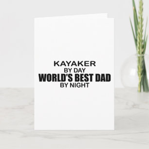 Cartão Pai do mundo do Kayaker o melhor em a noite