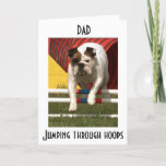 CARTÃO *PAI* JOGANDO THRU HOOPS PARA DESEJAR QUE VOCÊ FEL<br><div class="desc">***PAI*** ESTE CACHORRO ESTÁ PULANDO POR MEIO DE HOOPS PARA CHEGAR ATÉ VOCÊ PARA DESEJAR QUE O "ANIVERSÁRIO FELIZ" SEJA UM CARTÃO QUE ELE ADORARÁ COM CERTEZA!</div>