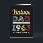 Cartão Pai Vintage 1963 60th Birthday Gift Men Retro<br><div class="desc">Este Pai Vintage de 1963,  retrógrado do 60º aniversário,  faz um excelente de presente para os homens que completam 60 anos. Dons de aniversário para ele. Para uma lenda incrível,  pai. design de estilo 60 e 70 para um homem.</div>