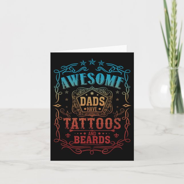 Cartão Pais Fantásticos Têm Tatuagens E Barbas (Frente)
