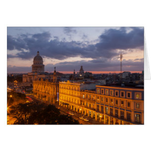 Cartão paisagem urbana ao pôr do sol, Havana, Cuba