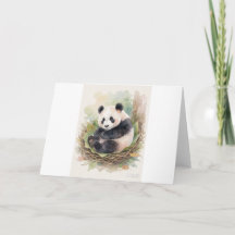 Panda Gigante Enrolado no Oco do Ninho de Folhas S