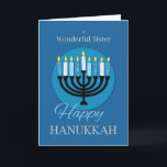 Cartão Para a Irmã Hanukkah Menorah no Azul Escuro<br><div class="desc">Esta é a época do ano em que é perfeito compartilhar bons desejos para sua irmã mais querida. Para isso,  envie este cartão como Hanukkah é celebrado. Ela adorará receber isso de você.</div>