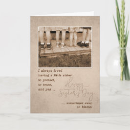 Cartão Para a Irmã Pequena no Humor Vintage de Aniversári