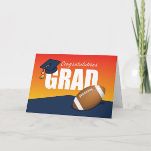 Cartão Parabéns de graduação atleta de futebol