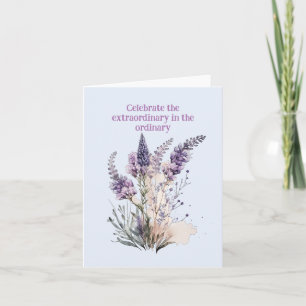 Cartão Paraíso Roxo: Celebração Floral de Verão Vibrante