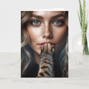 Cartão Parto de Gato de Aniversário em Lábios de Mulher