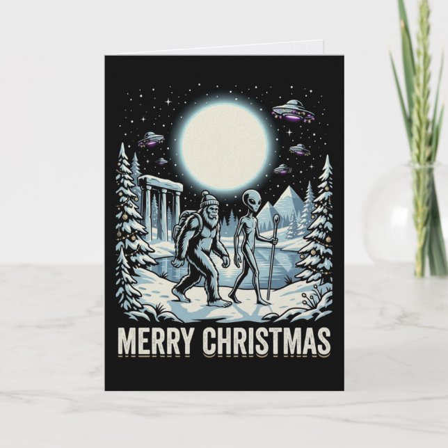 Cartão Pé-grande Alien OVNI Pirâmide Natal Criptozoologia (Frente)