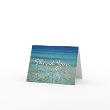 Pela placa de anotação do mar, envelopes brancos i