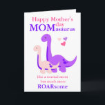Cartão personalizado de Dia de as mães de Dinossau<br><div class="desc">Um cartão de férias de um Dia de as mães de dinossauro fofo e doce com uma mãe roxa de Brontossauro e seu bebê. Uma peça de Excelente com palavras "Mãe-Assauro". Excelente para crianças pequenas darem à mamã ou a bebês para novas mães e mães de 1rua para celebrar este...</div>