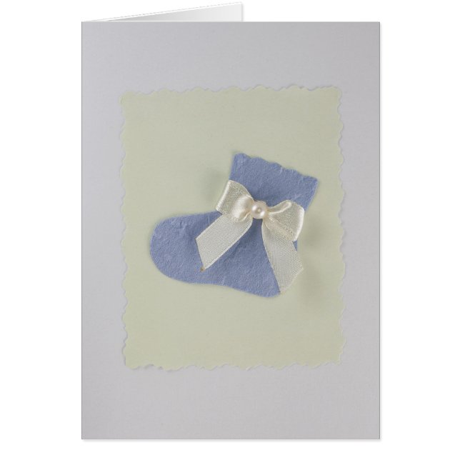 Cartão Personalizar meias de bebê azul e arco branco (Frente)