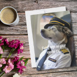 Cartão Piloto de cães e avião, Legal Funny Aviation Anive<br><div class="desc">Dog Pilot & Airplane, Cartão de Aniversário de Avião Legal Funny Aviation, com foto de um piloto de cão dormindo em um avião. Na frente do cartão começa com uma saudação que diz "Voando alto no seu dia especial... " Dentro são desejos de aniversário que dizem "mas este piloto parece...</div>