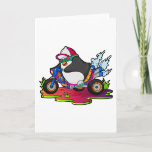 Cartão Pinguim como Motociclista com Motocicleta
