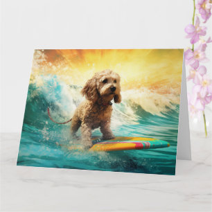 Cartão Pintura de Cockapoo Surfando na Praia