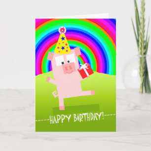 Cartão Porco de aniversário bonito sob um céu arco-íri