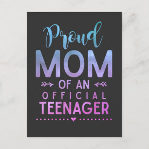 Cartão Postal 13 Birthday Orgulhosa Mãe de um Adolescente Oficia