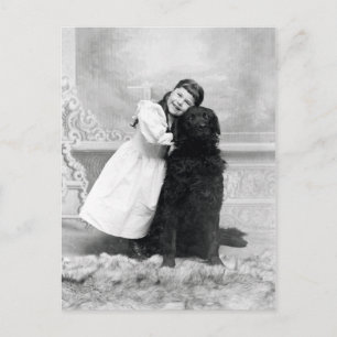 Cartão Postal 1890 Garota sorridente e seu Cachorro Retriever