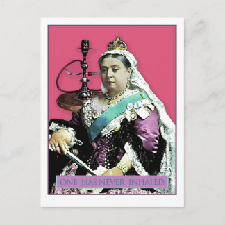 Cartão Postal A rainha e o cachimbo de água