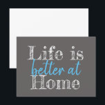 Cartão Postal A VIDA Náutica É MELHOR EM CASA |<br><div class="desc">A VIDA É MELHOR EM CASA | NATUREZA | VIDA DOMÉSTICA | ACESSÓRIOS DE DECOR DOMÉSTICO | DIVERSÃO | CHIC | SIMPLES | SERENE | LUGAR FELIZ | DIVERSÃO DE DESIGN DE LETRA CURSIVA DE TIPOGRAFIA CURSIVA DE SCRIPT DISTRESSADO | CASA DOCE | A VIDA É MELHOR EM CASA |...</div>