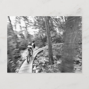 Cartão Postal Aaron Rodgers pedalando de mountain bike na Stairw