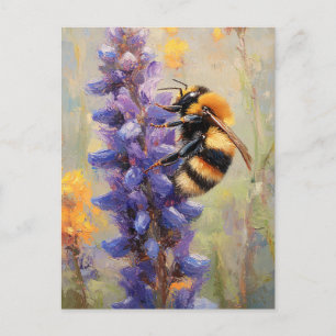 Cartão Postal Abelha numa Flor Púrpura