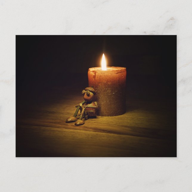 Cartão Postal Acorn elf com a vela (Frente)