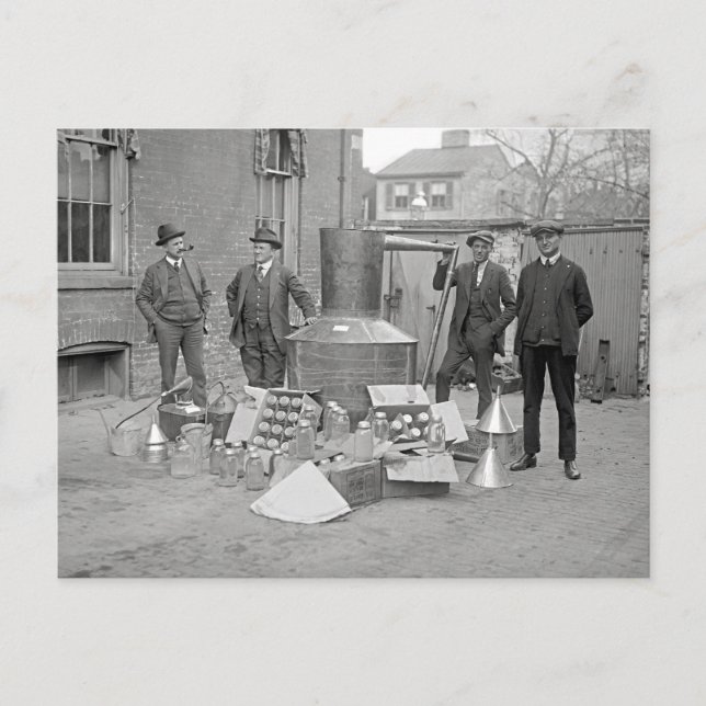 Cartão Postal Agentes da Proibição com Alambique de Moonshine, 1 (Frente)