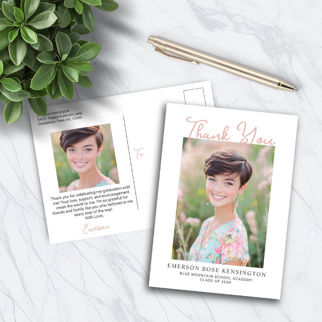 Cartão Postal Agradecimento de Formatura Manuscrito na Moda (Trendy Handwritten Graduation Thank You Postcard)