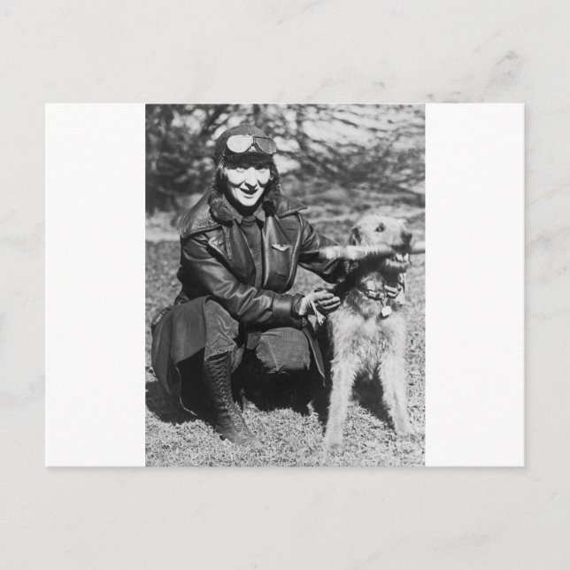 Cartão Postal Airedale e Aviatrix, 1920 precoce (Frente)