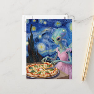 Cartão Postal alienígena bonita de vestido rosa come pizza