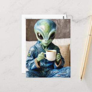 Cartão Postal Alienígena em PJs azuis com café