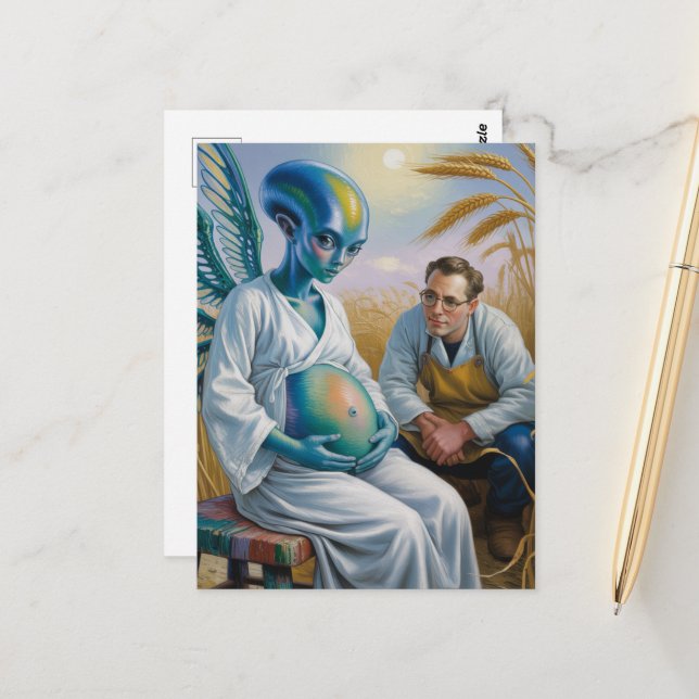 Cartão Postal Alienígena Grávida com Asas em Campo de Trigo Surr (Frente/Verso In Situ)