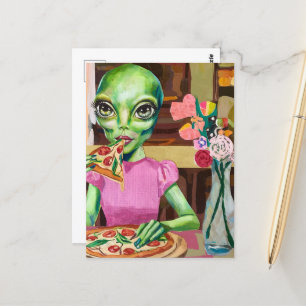 Cartão Postal Alienígena na Pizza de Comida Rosa com Vaso Flor