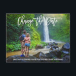 Cartão Postal Alterar A Foto Do Script De Pincel Moderno De Data<br><div class="desc">Script de Pincel Moderno Altera A Data Pós-Cartão de Foto de Casal Adiado</div>