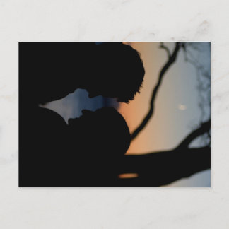 Cartão Postal amantes abraçam