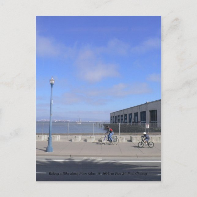 Cartão Postal Andando de bicicleta ao longo de piers... (Frente)