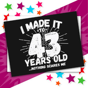 Cartão Postal Aniversário de 43 Anos Sarcástico Meme Engraçado