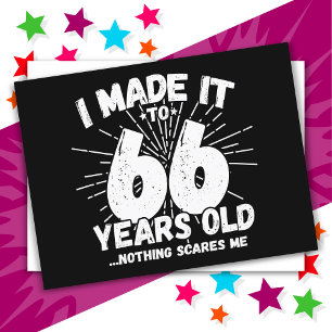 Cartão Postal Aniversário de 66 Anos Engraçado com Sarcasmo Meme