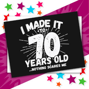 Cartão Postal Aniversário de 70 Anos Sarcástico Meme Engraçado