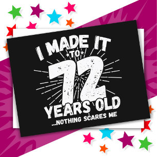 Cartão Postal Aniversário de 72 Anos Sarcástico Meme Engraçado