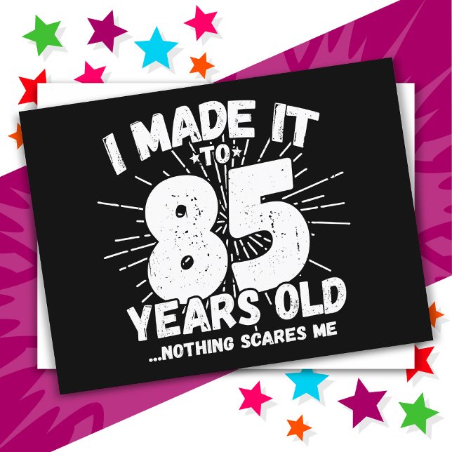 Cartão Postal Aniversário de 85 Anos Meme Sarcástico Engraçado (Criador carregado)